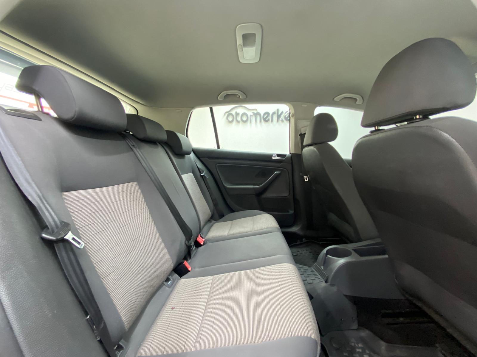 VOLKSWAGEN GOLF 17